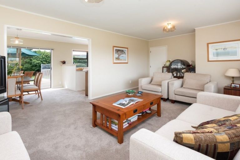 Photo of property in 13 Belmere Rise, Farm Cove, Auckland, 2012