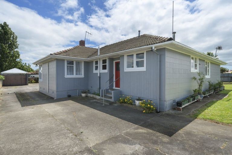 Photo of property in 14 Belfast Place, Roslyn, Palmerston North, 4414