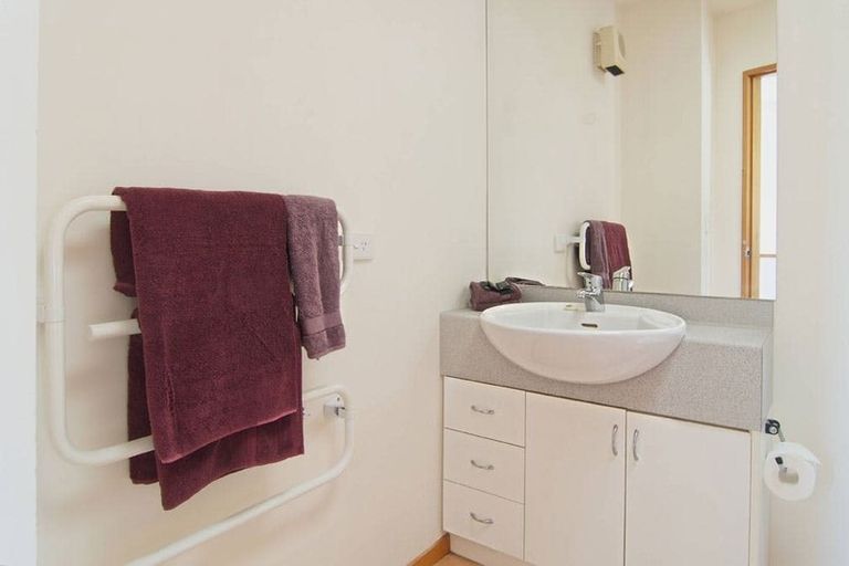 Photo of property in 40b Picton Avenue, Riccarton, Christchurch, 8011