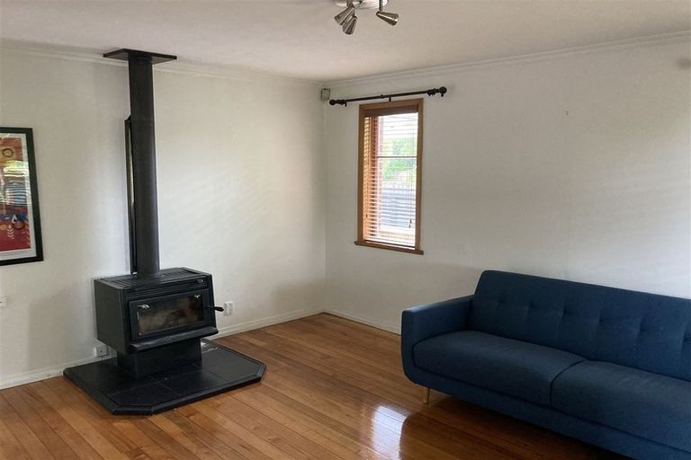 Photo of property in 12 Cambridge Road, Martinborough, 5711