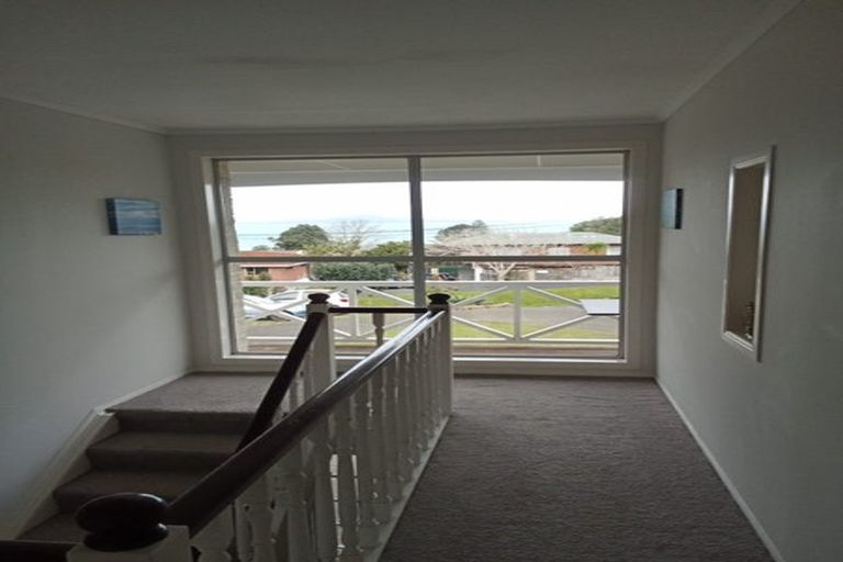 Photo of property in 12 Auld Street, Torbay, Auckland, 0630