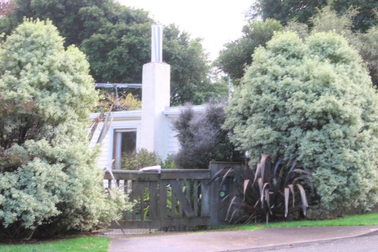 Photo of property in 8 Winara Avenue, Waikanae, 5036
