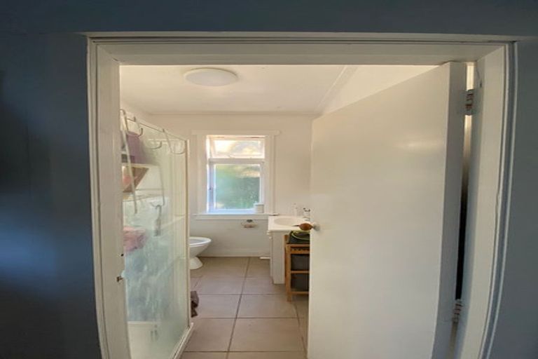 Photo of property in 6 Semeloff Terrace, Aro Valley, Wellington, 6021