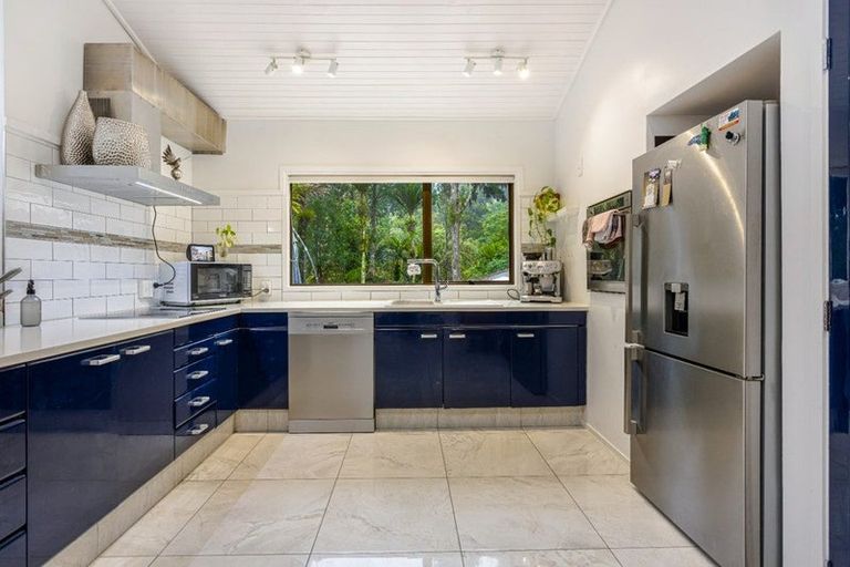 Photo of property in 719 Scenic Drive, Henderson Valley, Auckland, 0612