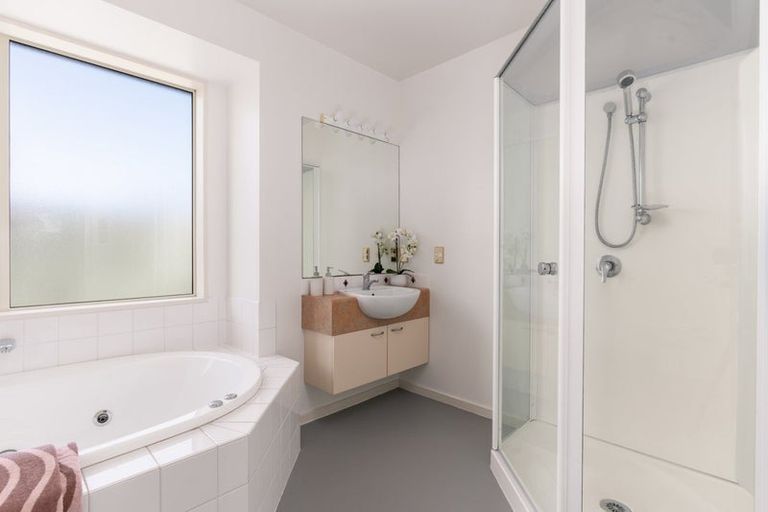 Photo of property in 72 Broadhaven Avenue, Parklands, Christchurch, 8083