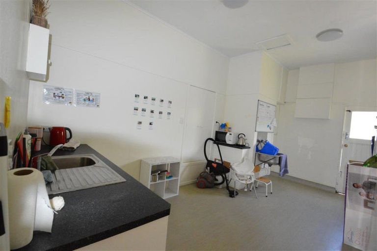 Photo of property in 208 Cambridge Street, Levin, 5510