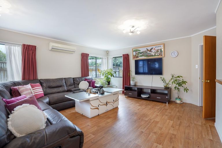 Photo of property in 4a Brett Place, Takaro, Palmerston North, 4412