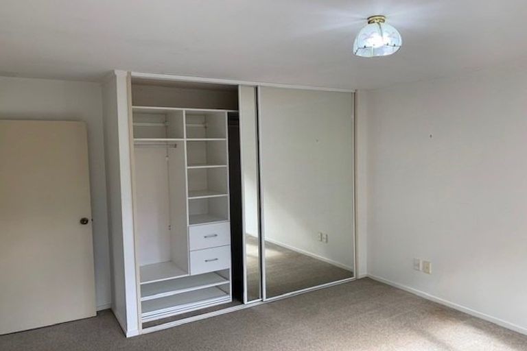 Photo of property in 1/18 Peach Road, Glenfield, Auckland, 0629