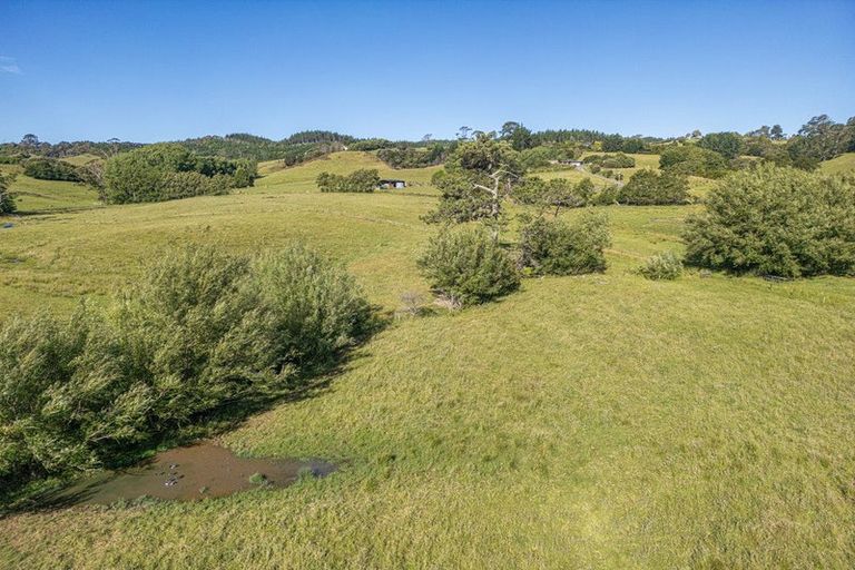Photo of property in 211 Stoney Creek Road, Kaukapakapa, 0873