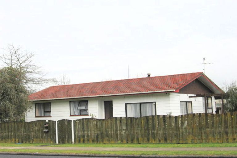 Photo of property in 2 Duckworth Road, Papakura, 2110
