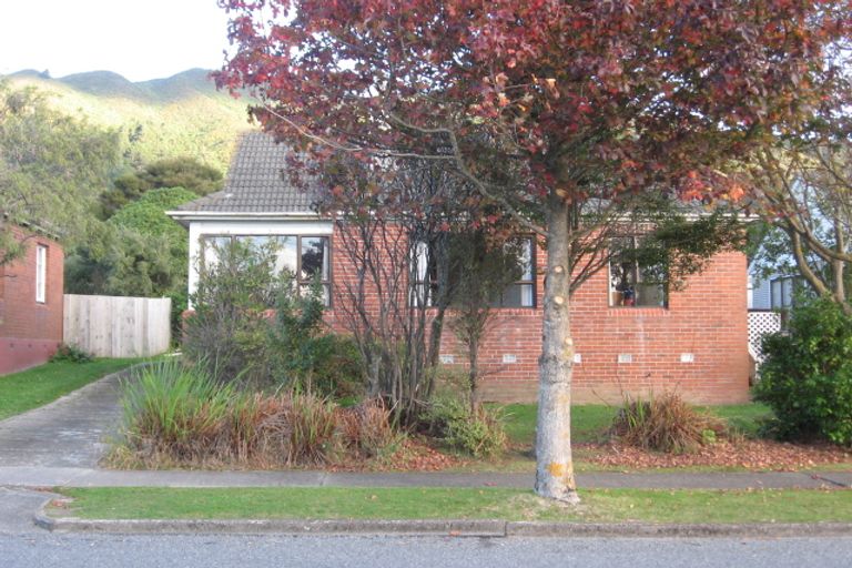 Photo of property in 14 Grierson Street, Naenae, Lower Hutt, 5011