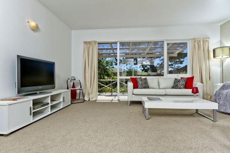 Photo of property in 1/4 Betsland Crescent, Hillcrest, Auckland, 0627