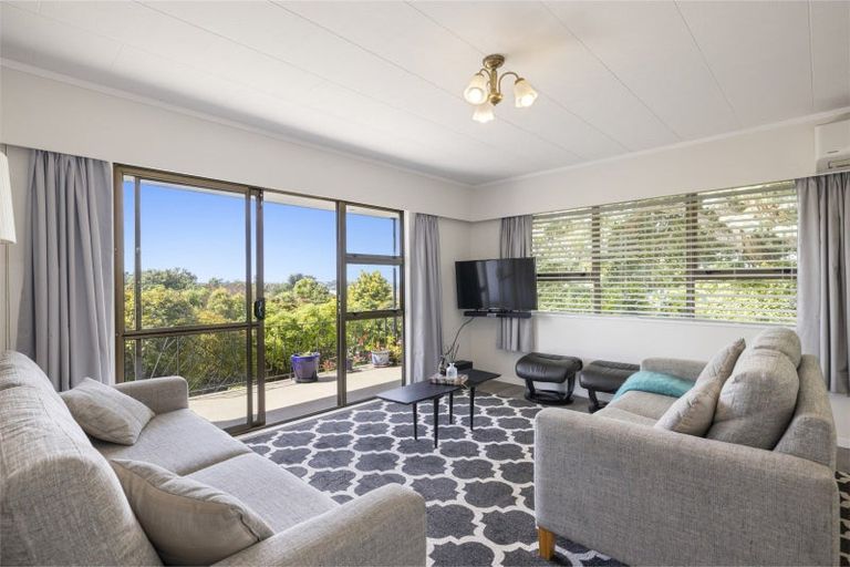 Photo of property in 1 Pamir Place, Welcome Bay, Tauranga, 3112