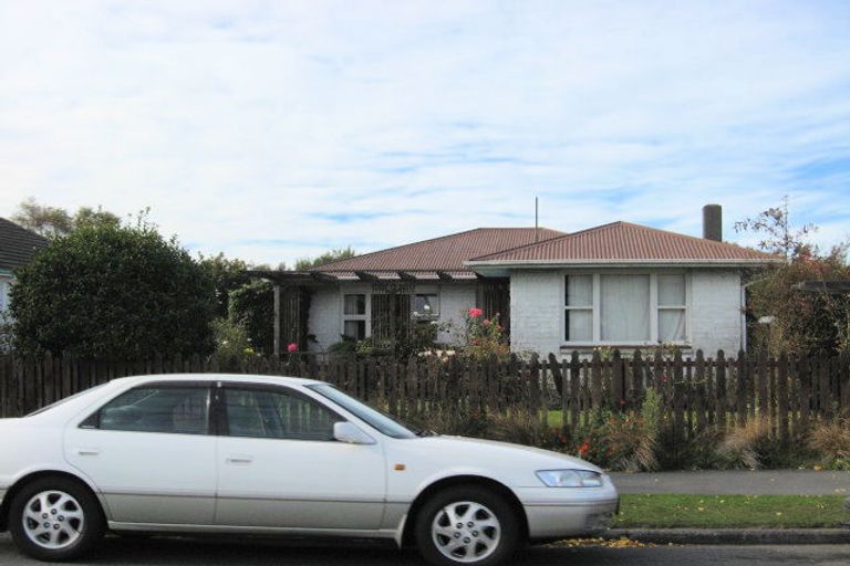 Photo of property in 12 Epsom Road, Sockburn, Christchurch, 8042