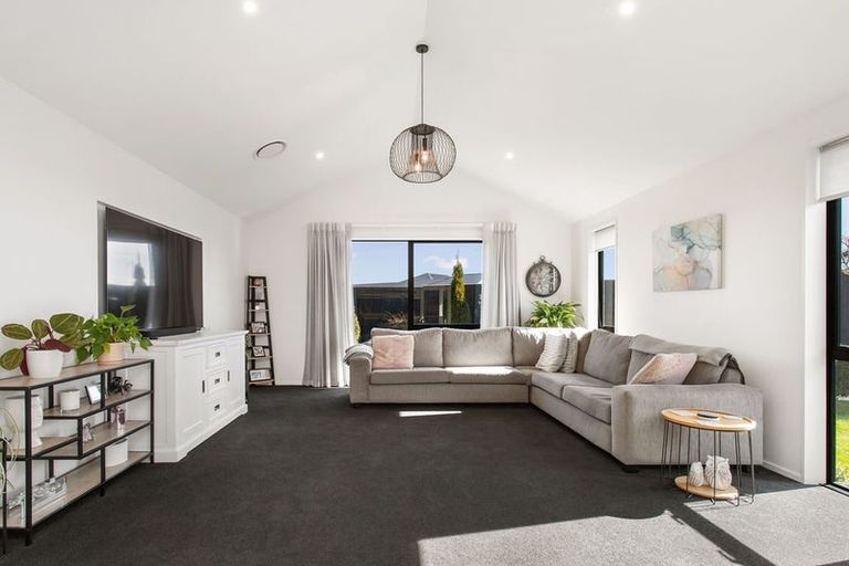 Photo of property in 31 Edward Law Boulevard, Prebbleton, 7604