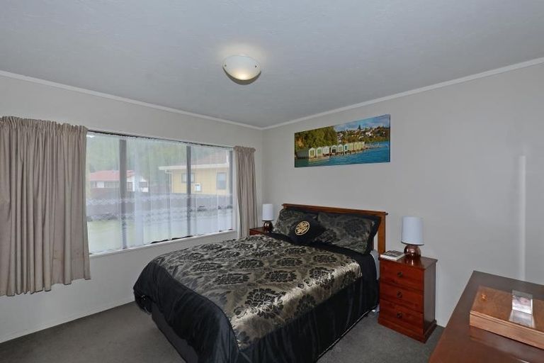 Photo of property in 12 Delaware Grove, Totara Park, Upper Hutt, 5018