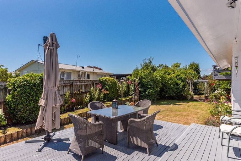 Photo of property in 4 Elder Grove, Paraparaumu, 5032