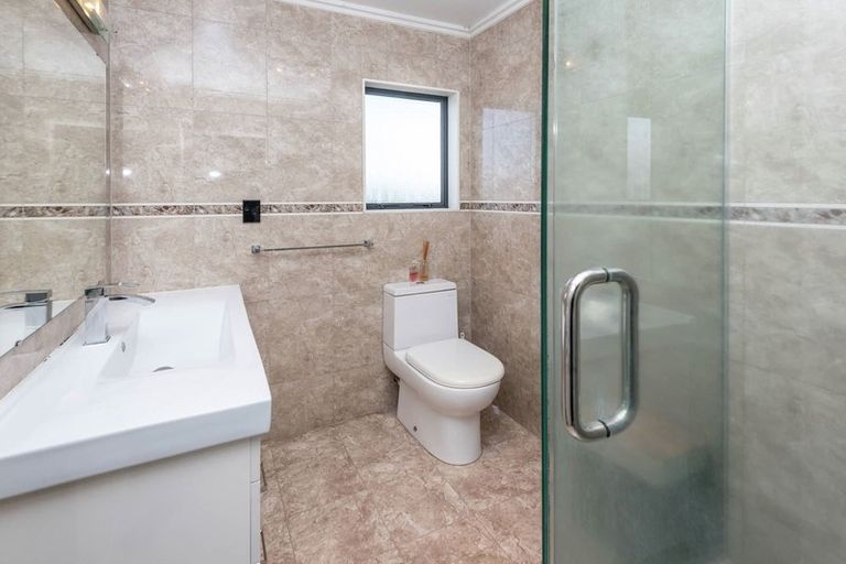 Photo of property in 8a Mccullough Avenue, Papatoetoe, Auckland, 2025