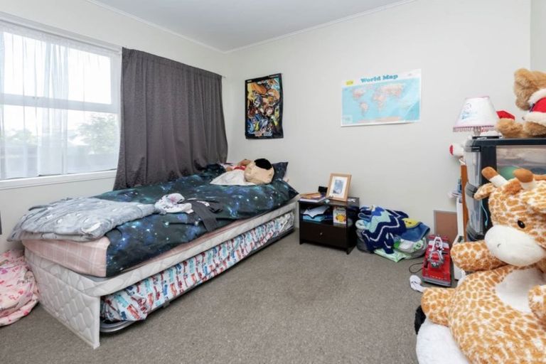 Photo of property in 55 Paparoa Road, Cockle Bay, Auckland, 2014