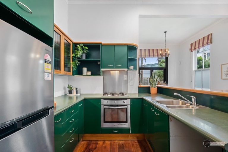 Photo of property in 18 Thompson Street, Mount Cook, Wellington, 6011