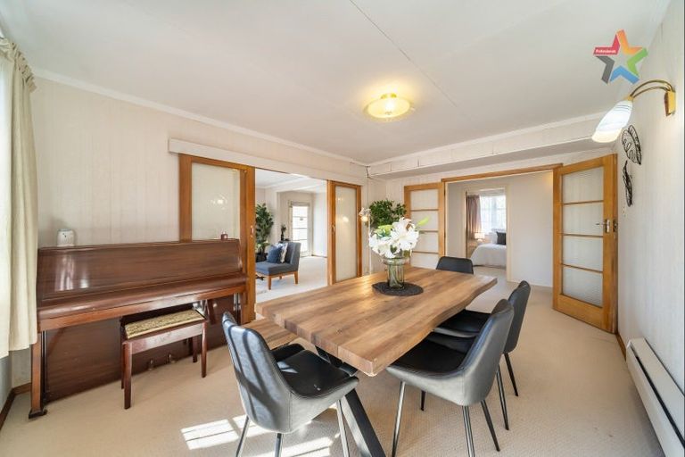 Photo of property in 6 Foster Street, Taita, Lower Hutt, 5011