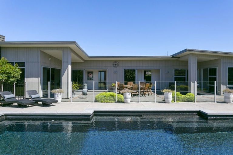 Photo of property in 27 Loch Views Road, Acacia Bay, Taupo, 3385