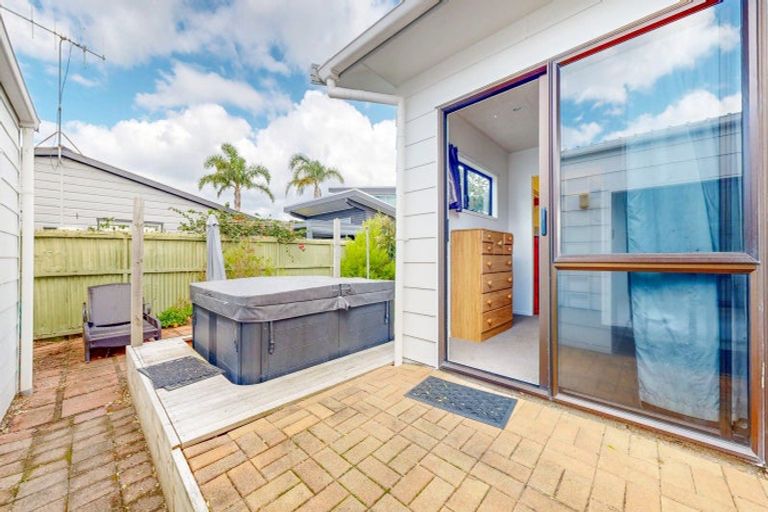 Photo of property in 216 Given Avenue, Whangamata, 3620