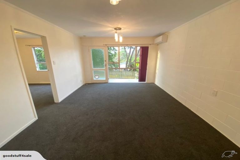 Photo of property in 6/38 Edmonton Road, Henderson, Auckland, 0612