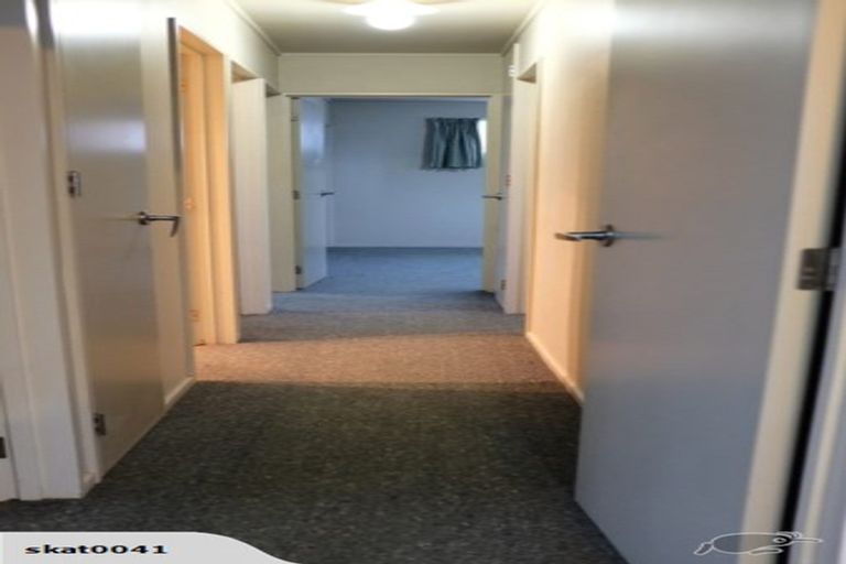 Photo of property in 10b Kaponga Crescent, New Lynn, Auckland, 0600