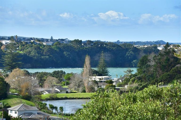 Photo of property in 1/28 Kestrel Heights, Arkles Bay, Whangaparaoa, 0932