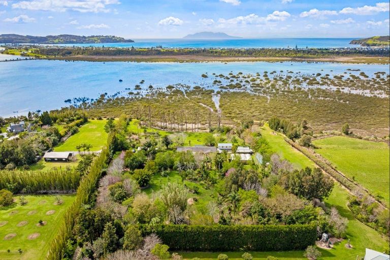 Photo of property in 145 Jones Road, Tawharanui Peninsula, Warkworth, 0986