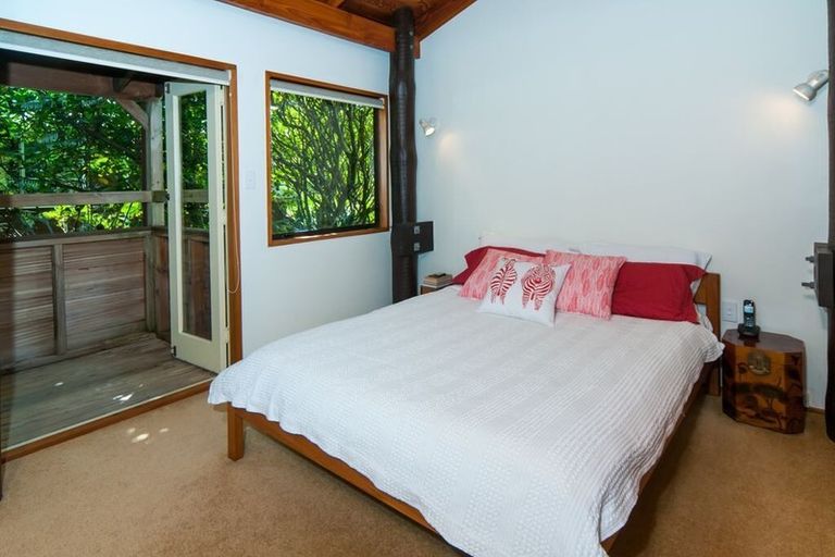 Photo of property in 81 Woodlands Crescent, Browns Bay, Auckland, 0630