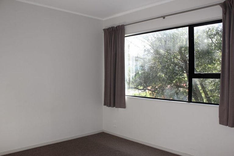 Photo of property in 17 Hutchinson Avenue, New Lynn, Auckland, 0600