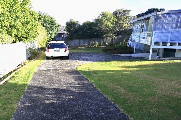 Photo of property in 2/134 Forrest Road, Milford, Auckland, 0620
