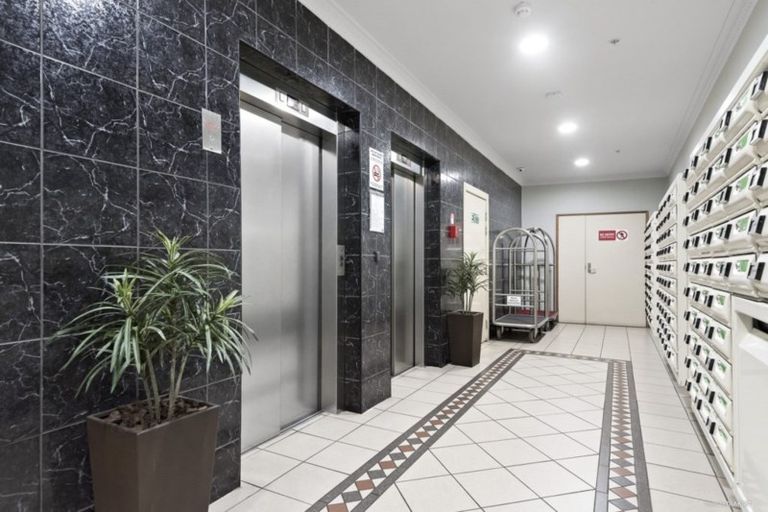 Photo of property in Atrium Towers, 1n/154 The Terrace, Wellington Central, Wellington, 6011