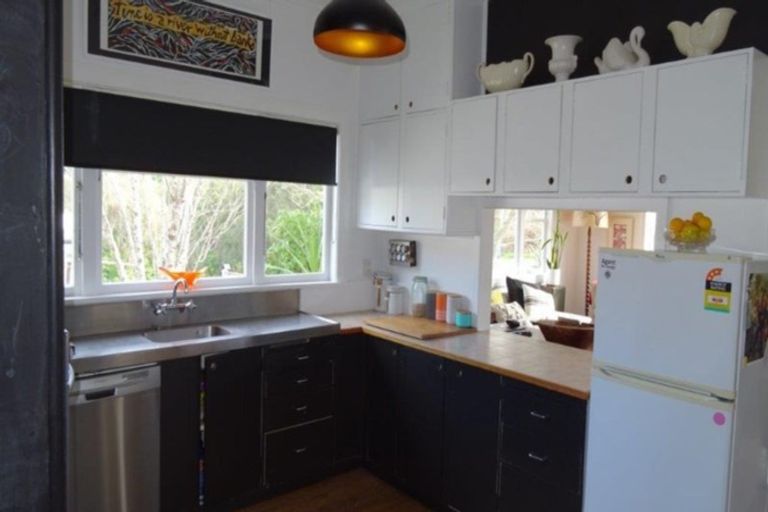 Photo of property in 2 Leicester Street, Picton, 7220