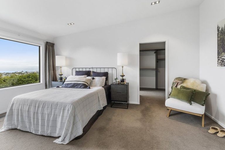 Photo of property in 24 Mewburn Rise, Karori, Wellington, 6012