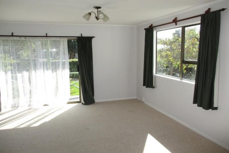 Photo of property in 4 Buckley Grove, Paraparaumu, 5032