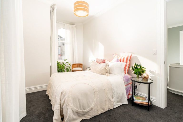 Photo of property in 18 Portland Crescent, Thorndon, Wellington, 6011