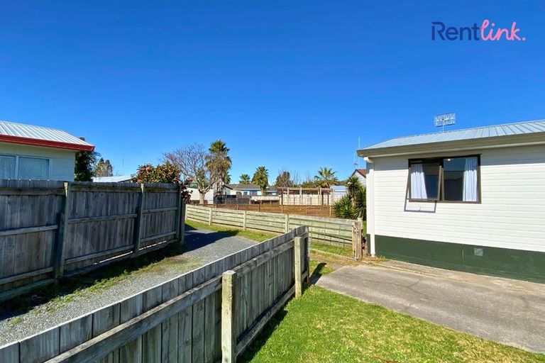 Photo of property in 43a Lyn Grove, Papamoa Beach, Papamoa, 3118