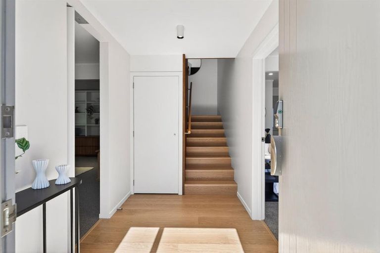 Photo of property in 2/10 Sylvan Park Avenue, Milford, Auckland, 0620