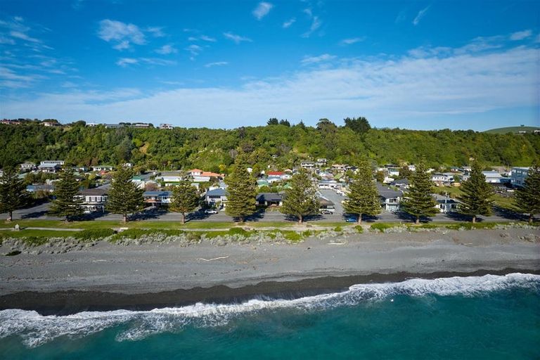 Photo of property in 136 Esplanade, Kaikoura, 7300