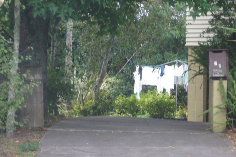 Photo of property in 41 Valley View Road, Glenfield, Auckland, 0629