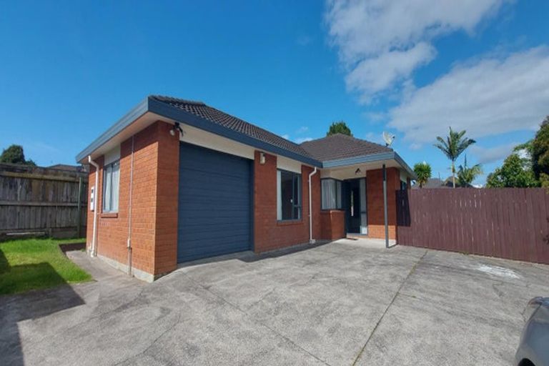 Photo of property in 1/10 Netherlands Avenue, Kelston, Auckland, 0602