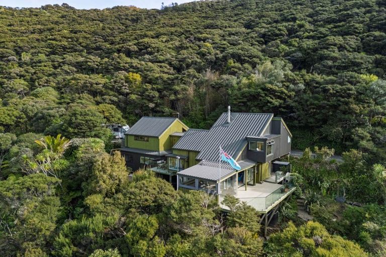 Photo of property in 19 Te Kahikatoa Peninsula Road, Kaeo, 0478