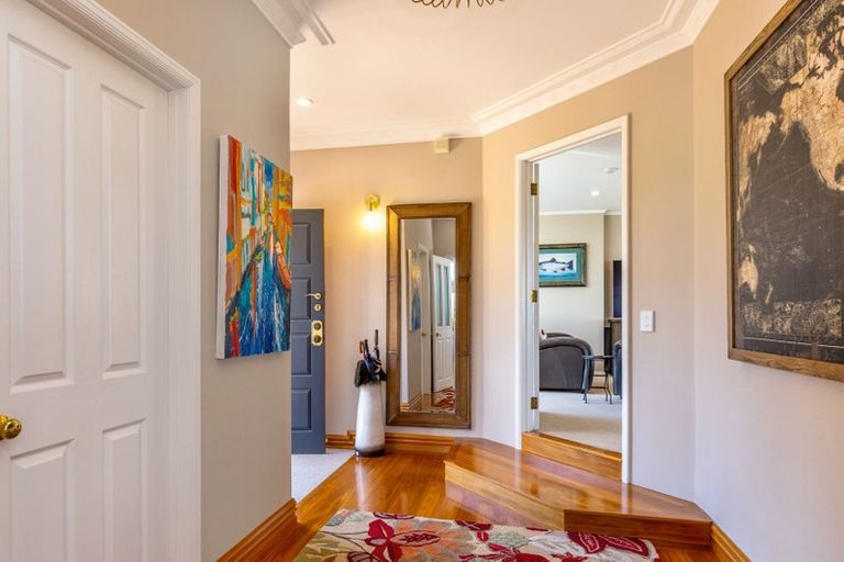 Photo of property in 2 Krissell Place, Acacia Bay, Taupo, 3330