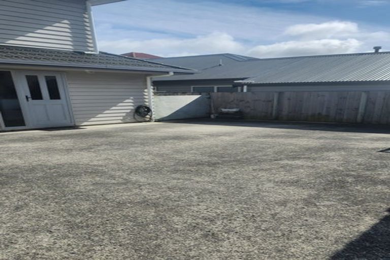 Photo of property in 116a Moorefield Road, Johnsonville, Wellington, 6037