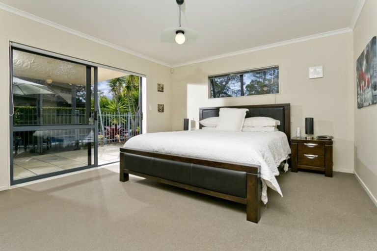 Photo of property in 12 Samuel Cross Place, Greenhithe, Auckland, 0632