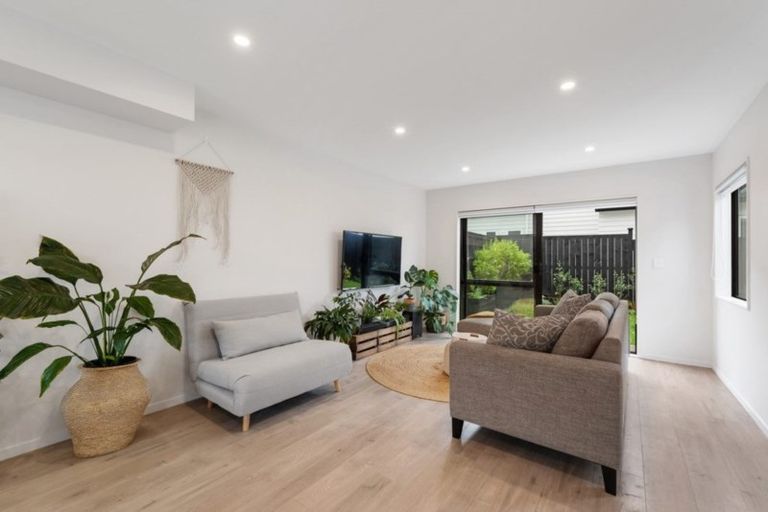 Photo of property in 28 Kearns Drive, Hobsonville, Auckland, 0616