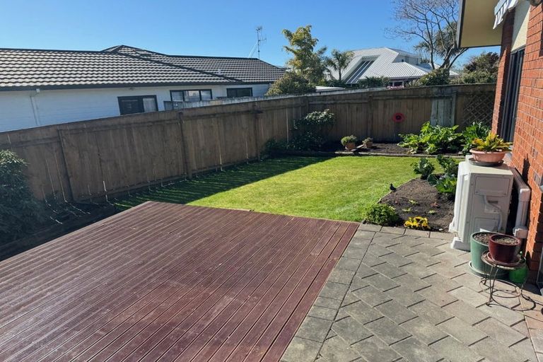 Photo of property in 1a Kingsgate Way, Havelock North, 4130